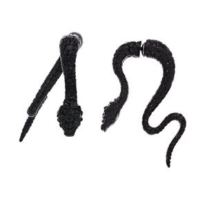 🖤🖤Black Snake 🐍 Earrings Halloween 🎃